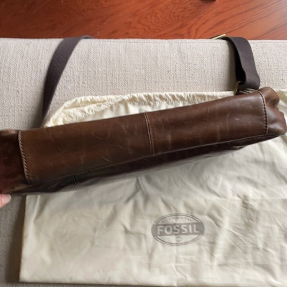 Fossil Messenger Bag 💼 - Picture 12 of 16